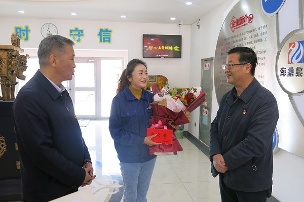 曹健松开展"五一""五四"节前走访慰问活动